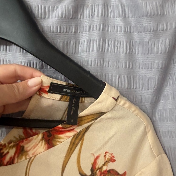 BCBGMaxAzria Cream and Red Floral Long Sleeve Dress - Picture 4 of 4